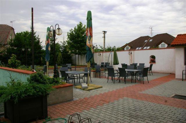 Pension U Svateho Jana Hradec Králové Kültér fotó