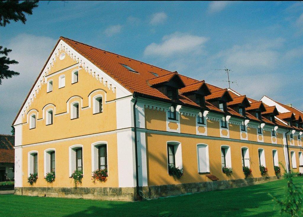 Pension U Svateho Jana Hradec Králové Kültér fotó