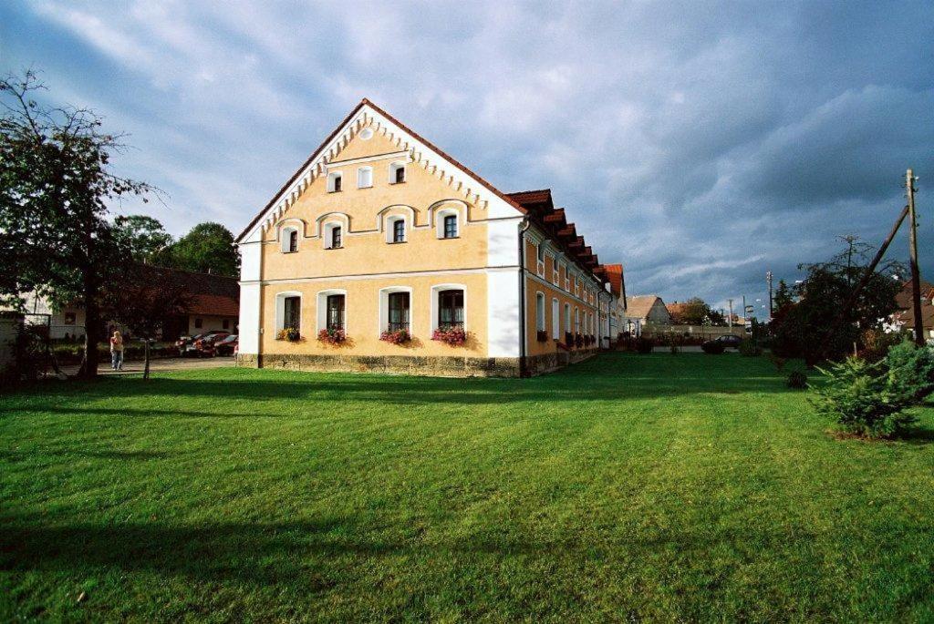 Pension U Svateho Jana Hradec Králové Kültér fotó