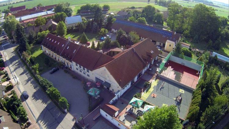 Pension U Svateho Jana Hradec Králové Kültér fotó